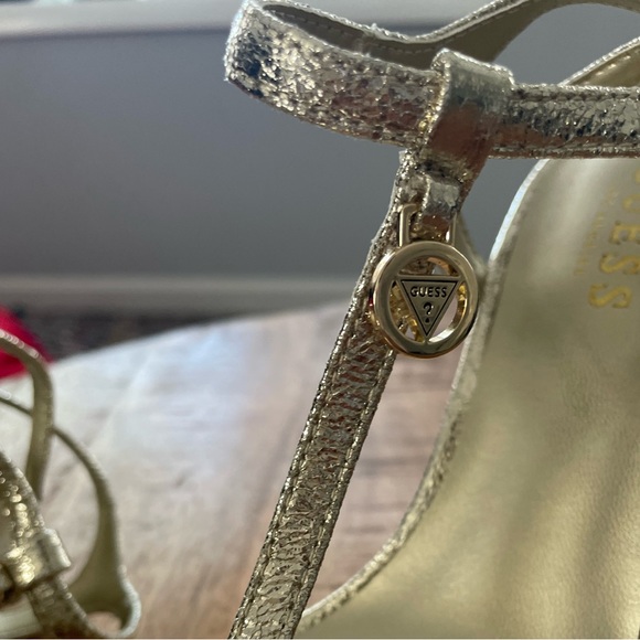 Guess gold platform wedge heels - Picture 5 of 7